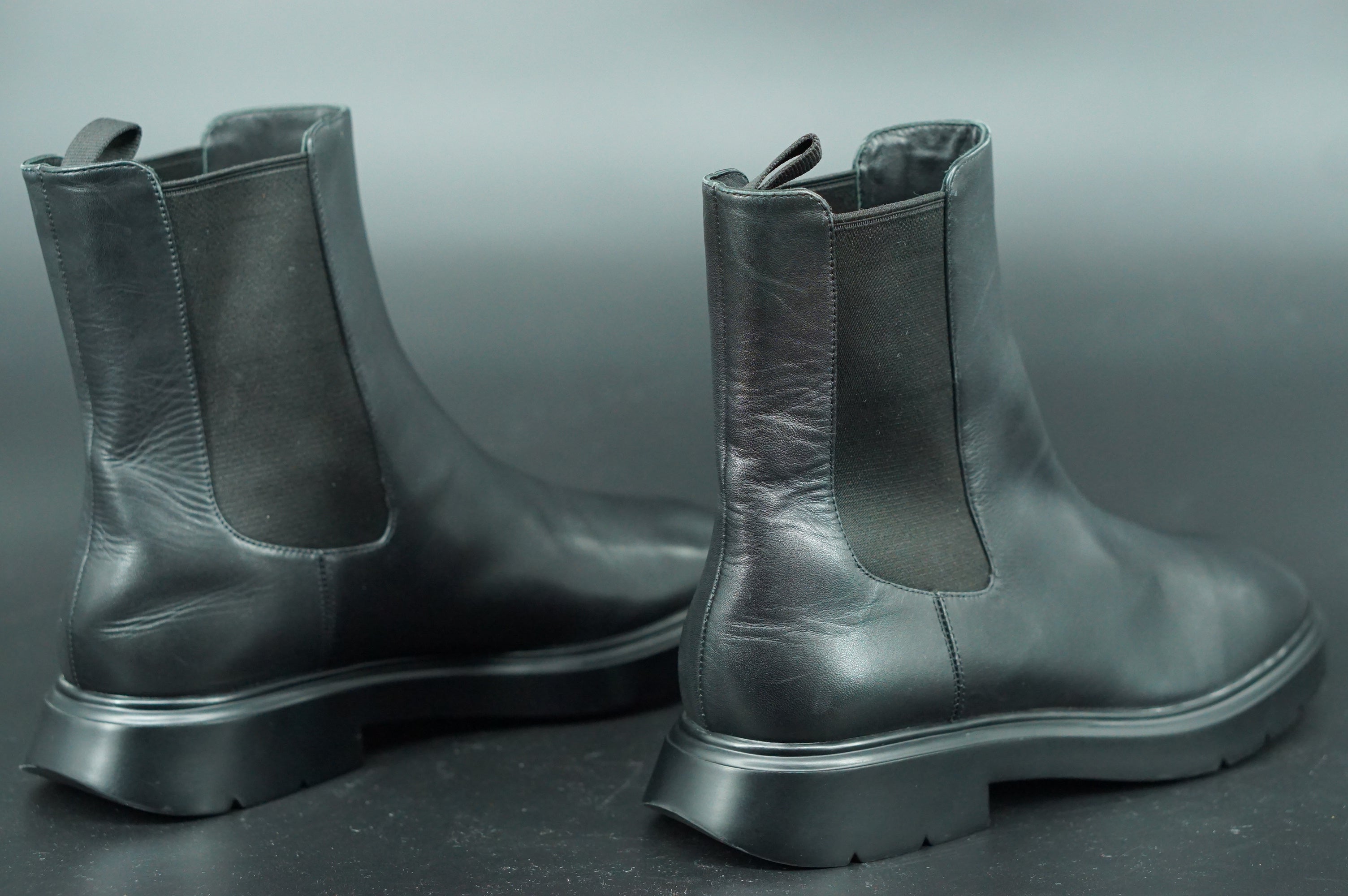 Stuart Weitzman McKenzee Lug-Sole Black Leather Chelsea Boots SZ 9.5 New $595