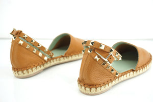 Valentino Garavani Rockstud brown Leather Ankle Strap Flat Sandal SZ 37 NIB $895