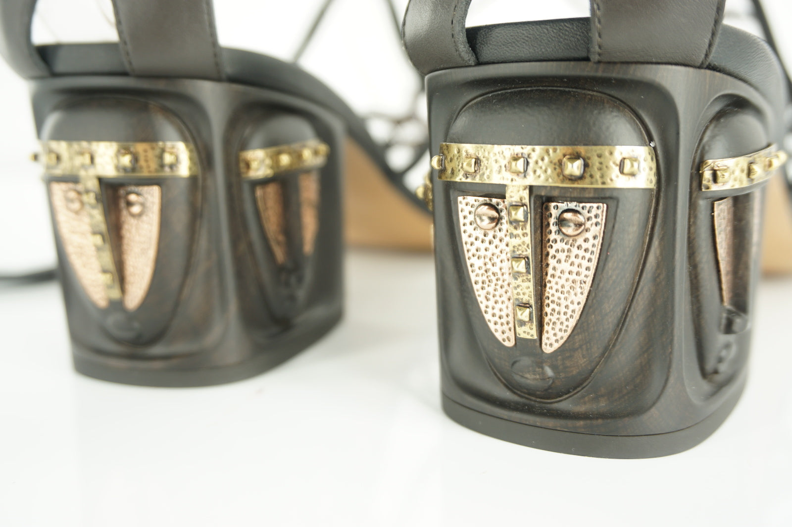 Valentino Garavani Tribal Mask Lace Up Gladiator Sandals Size 38 Strappy $1595