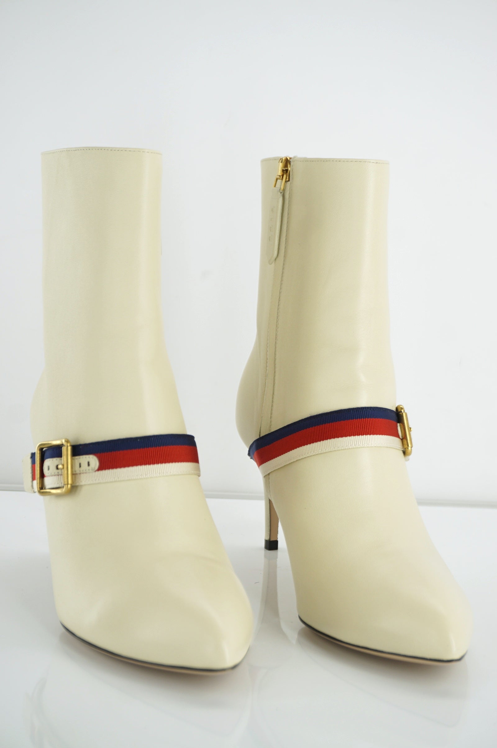 Gucci White Sylvie Leather Ankle Boots Size 37.5 Pointy Toe Web Belt $1190