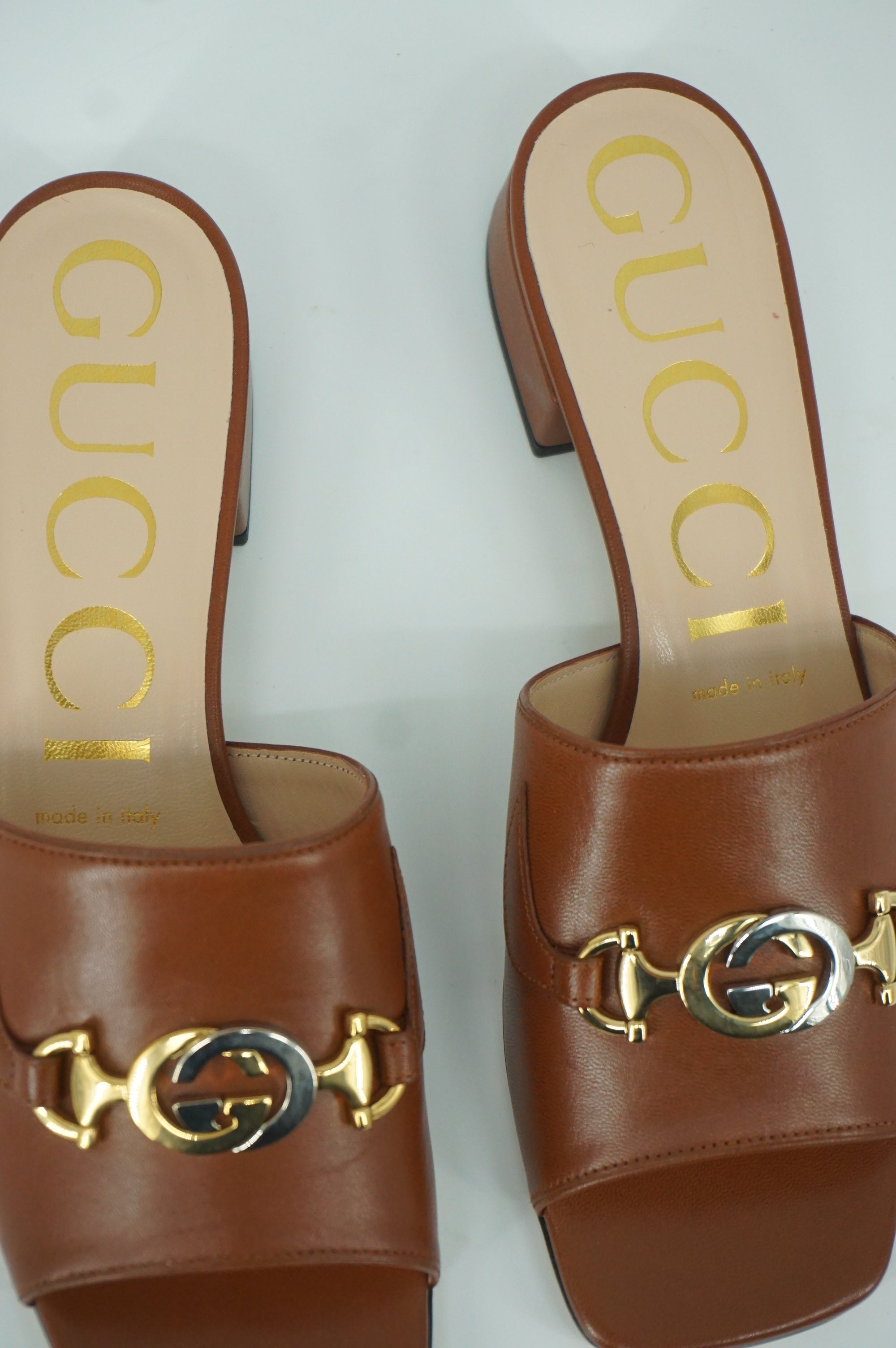 Gucci Zumi Papaya Brown Slide GG Interlocking Metal Logo Mule Sandal 37 NIB Flat