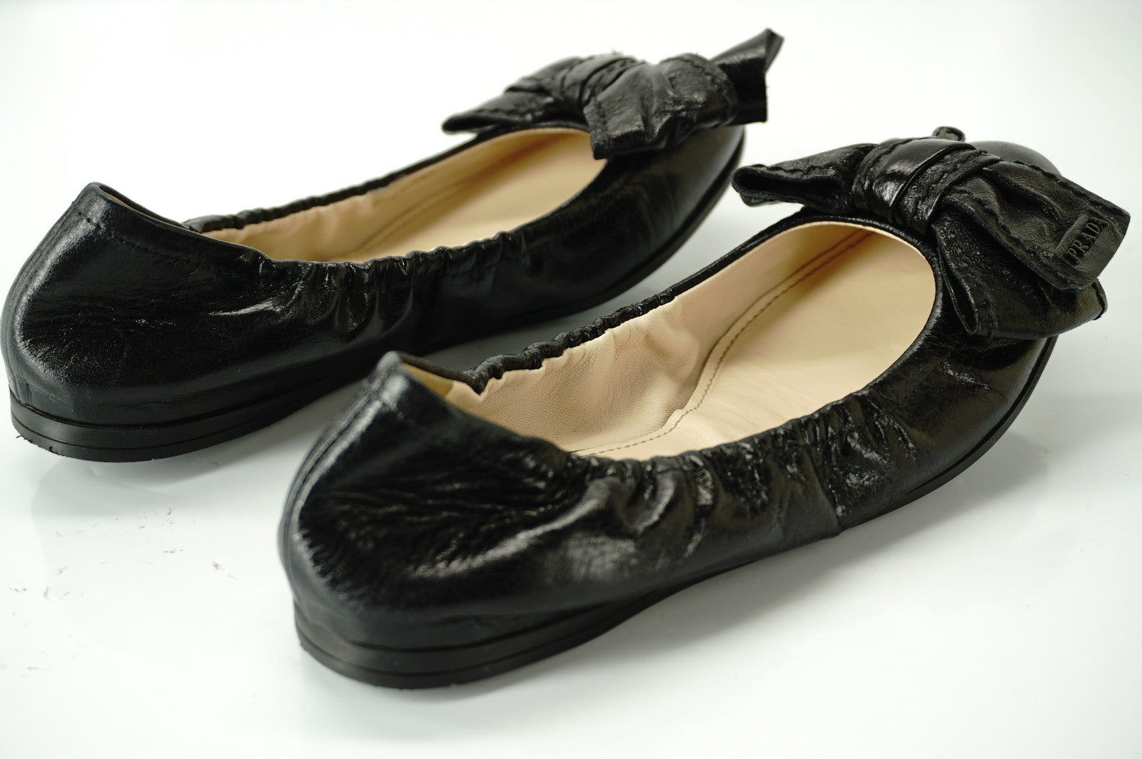 Prada Black Leather Bow Toe Scrunch Ballet Flats SZ 34.5 Logo New $420