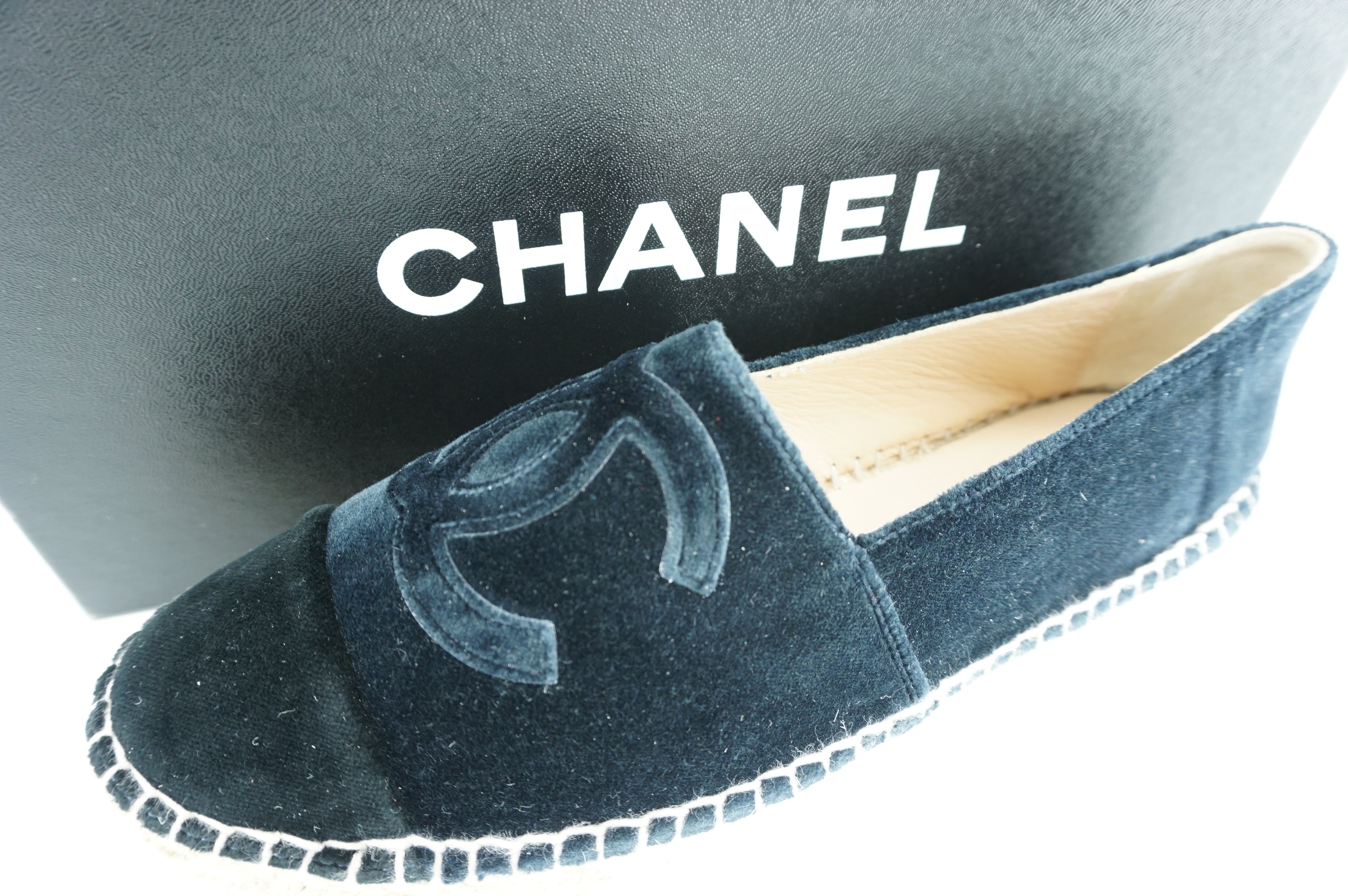 Chanel Cruise Cap Toe Blue CC Logo Velvet Espadrille Slip On Sneaker SZ 38 NIB