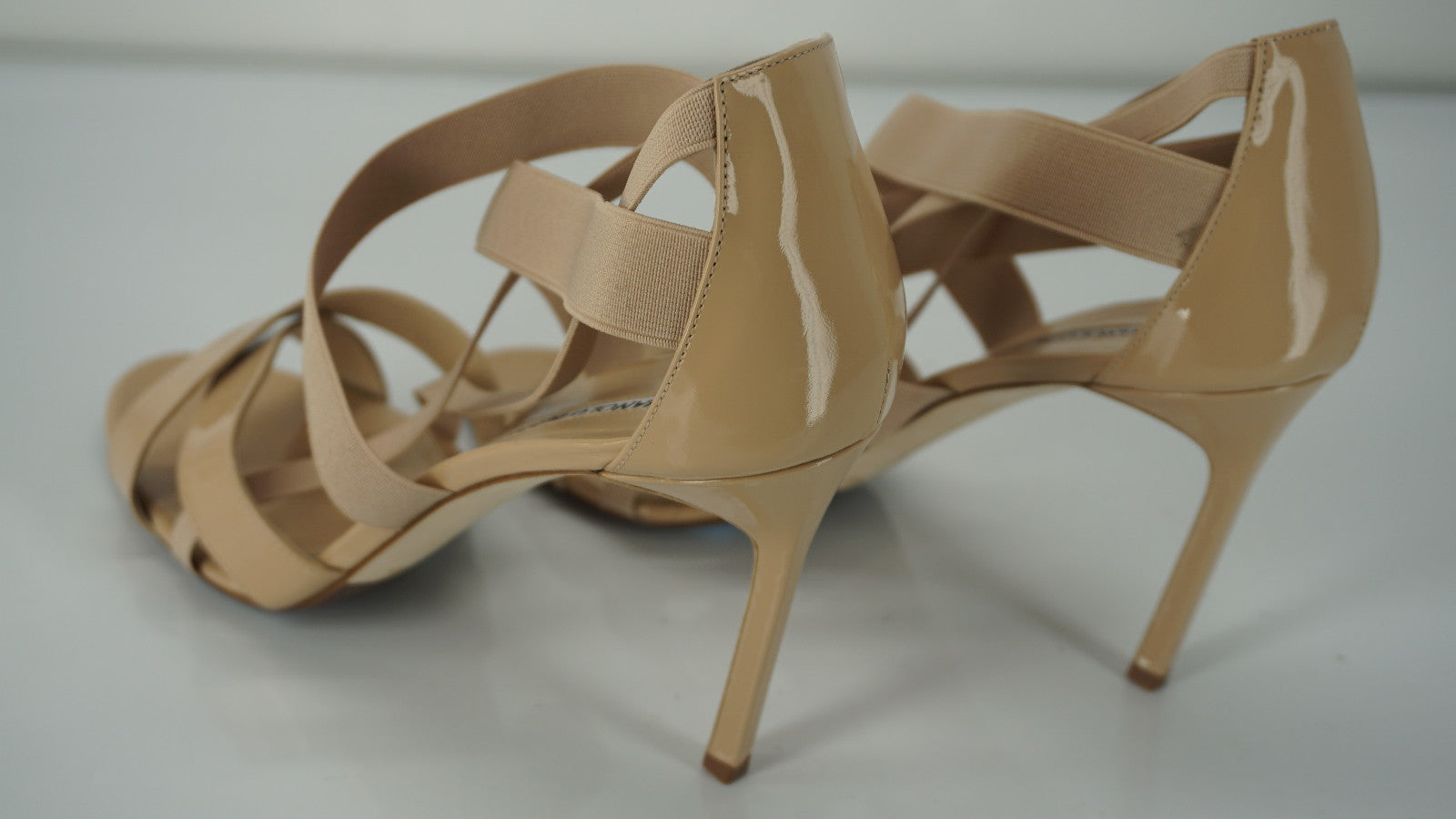 Manolo Blahnik Nude Patent Eletti Open Toe Strappy Sandals Size 39.5 New $745 Sz