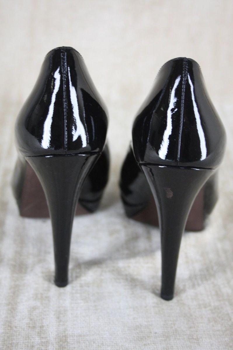 Vera Wang Lavender Nadia Black Patent Open Toe High Heel Pumps Size 6