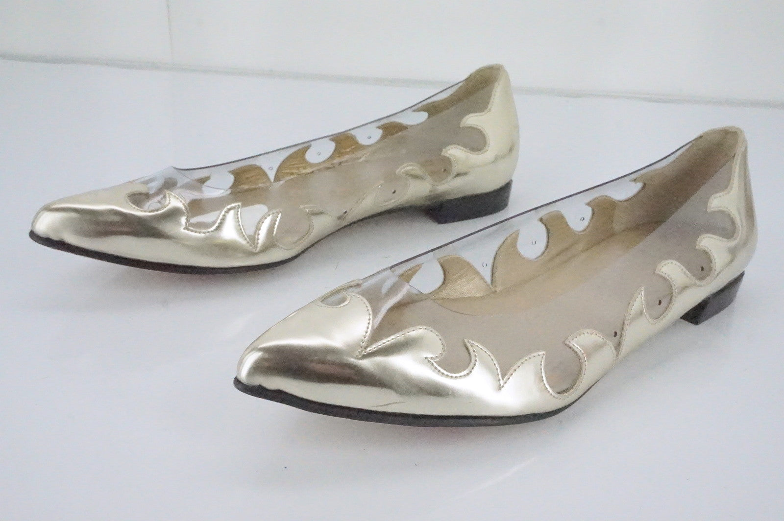 Stuart Weitzman Gold Leather 'Scrolly' Clear Flames Pointy Flats SZ 5.5 New $375