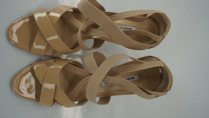 Manolo Blahnik Nude Patent Eletti Open Toe Strappy Sandals Size 39.5 New $745 Sz