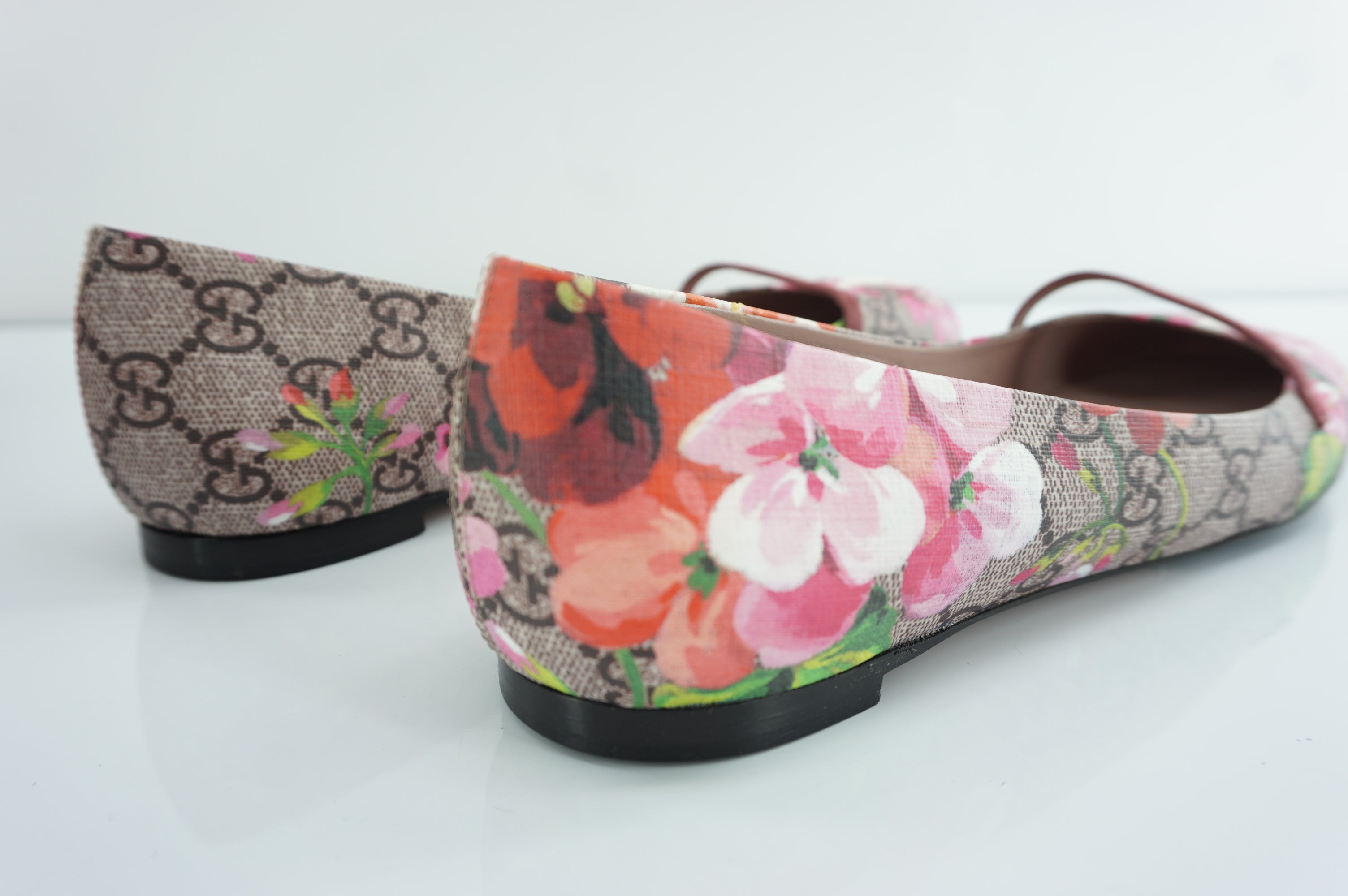 Gucci Bloom GG Supreme 411038 Mary Jane Slip On Ballet Flats Size 37.5 New