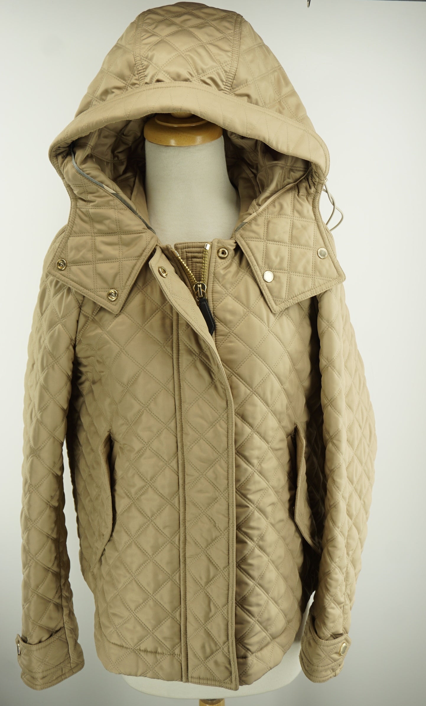 Burberry Brit Leightonbury Diamond Quilted coat size Small / Petite $895 hooded