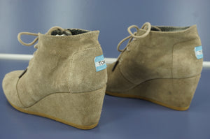 Toms Desert Beige Taupe Suede Desert Wedges Size 6.5W (300512)