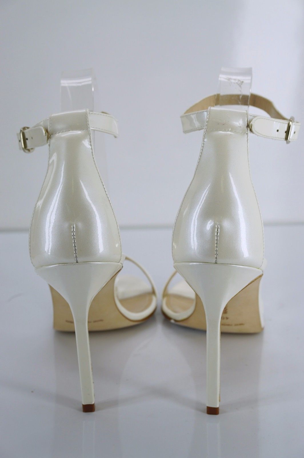 Manolo Blahnik Womens Chaos Cuff Sandal Pearl White Patent Size 40