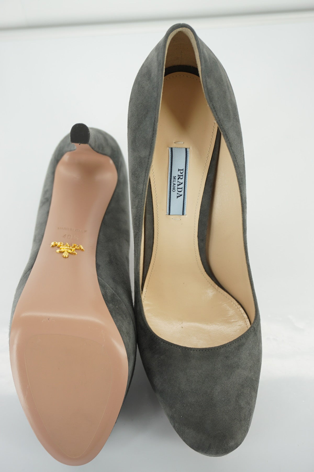 Prada Grey Suede Classic Round Toe Platform Heel Pumps SZ 40.5 10.5 NIB $750