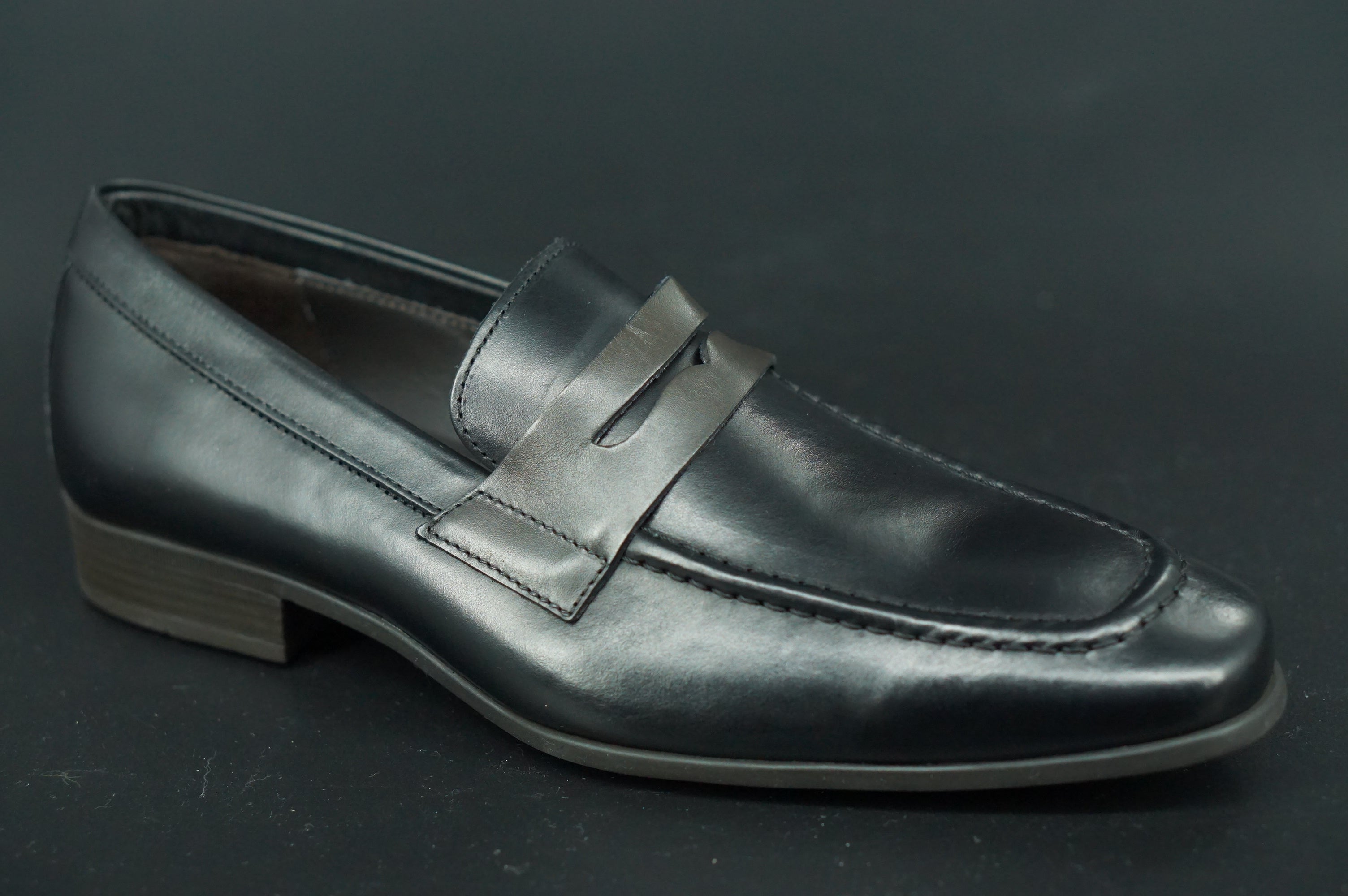 Bruno Magli Mineo Penny Slot Strap Black leather Dress Loafer Size 8 Apron $395