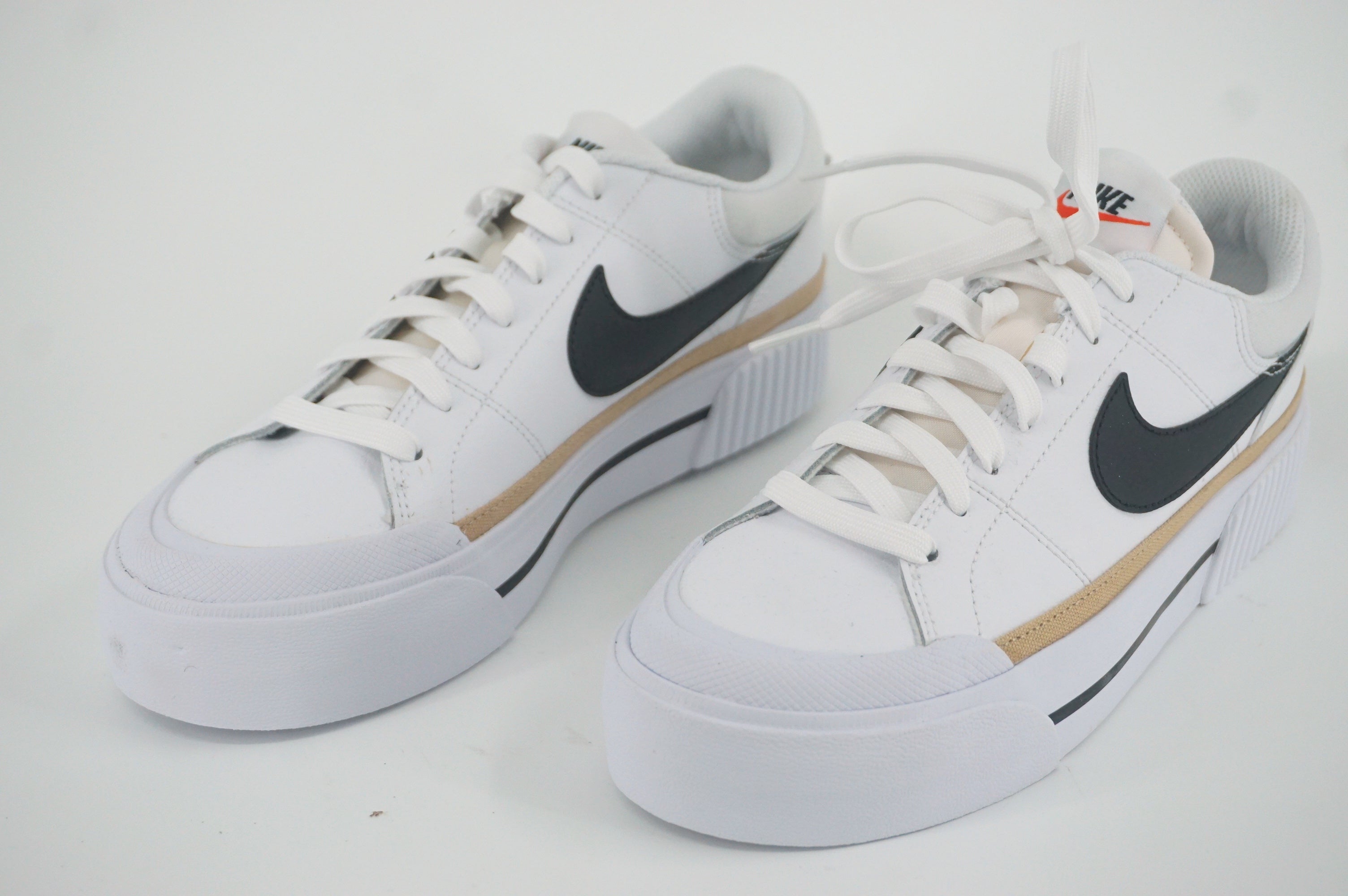 Nike Women's Court Legacy Lift Tennis Shoes Sz 7.5 White DM7590-100 Platform NIB