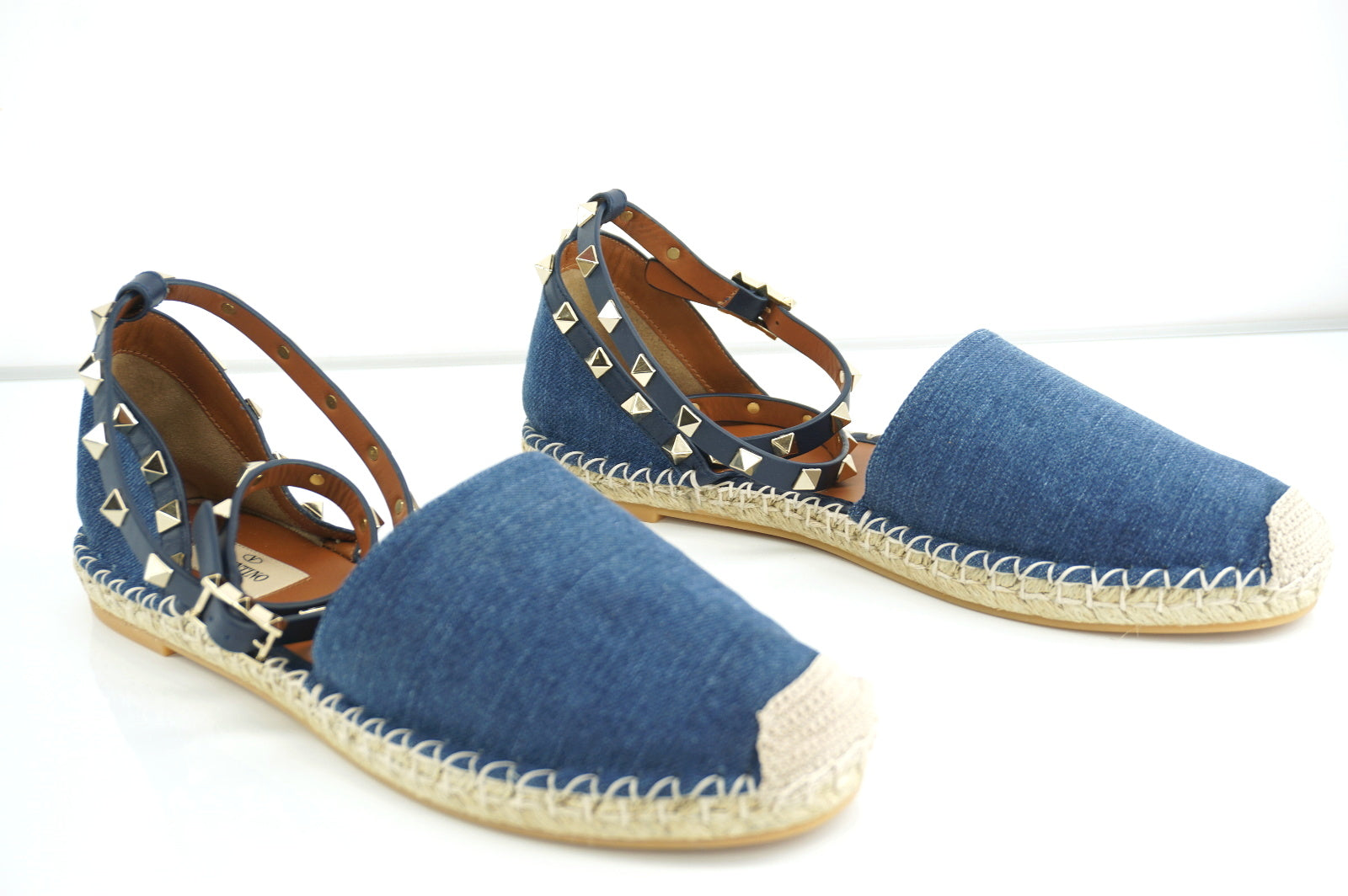 Valentino Rockstud Light Blue Denim Ankle Strap Flat Sandals Size 40 10 NIB $745