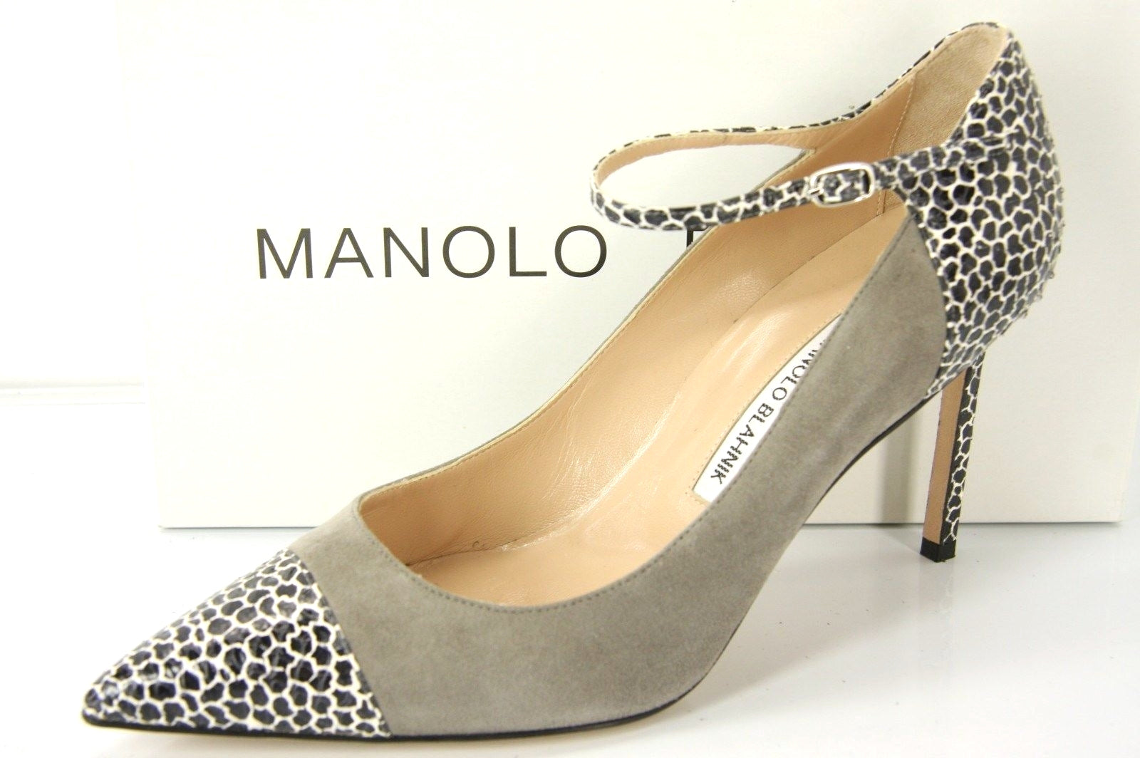 Manolo Blahnik Gray Suede Cacar Mary Jane Strap Pointy Pumps SZ 40.5 10.5 $865