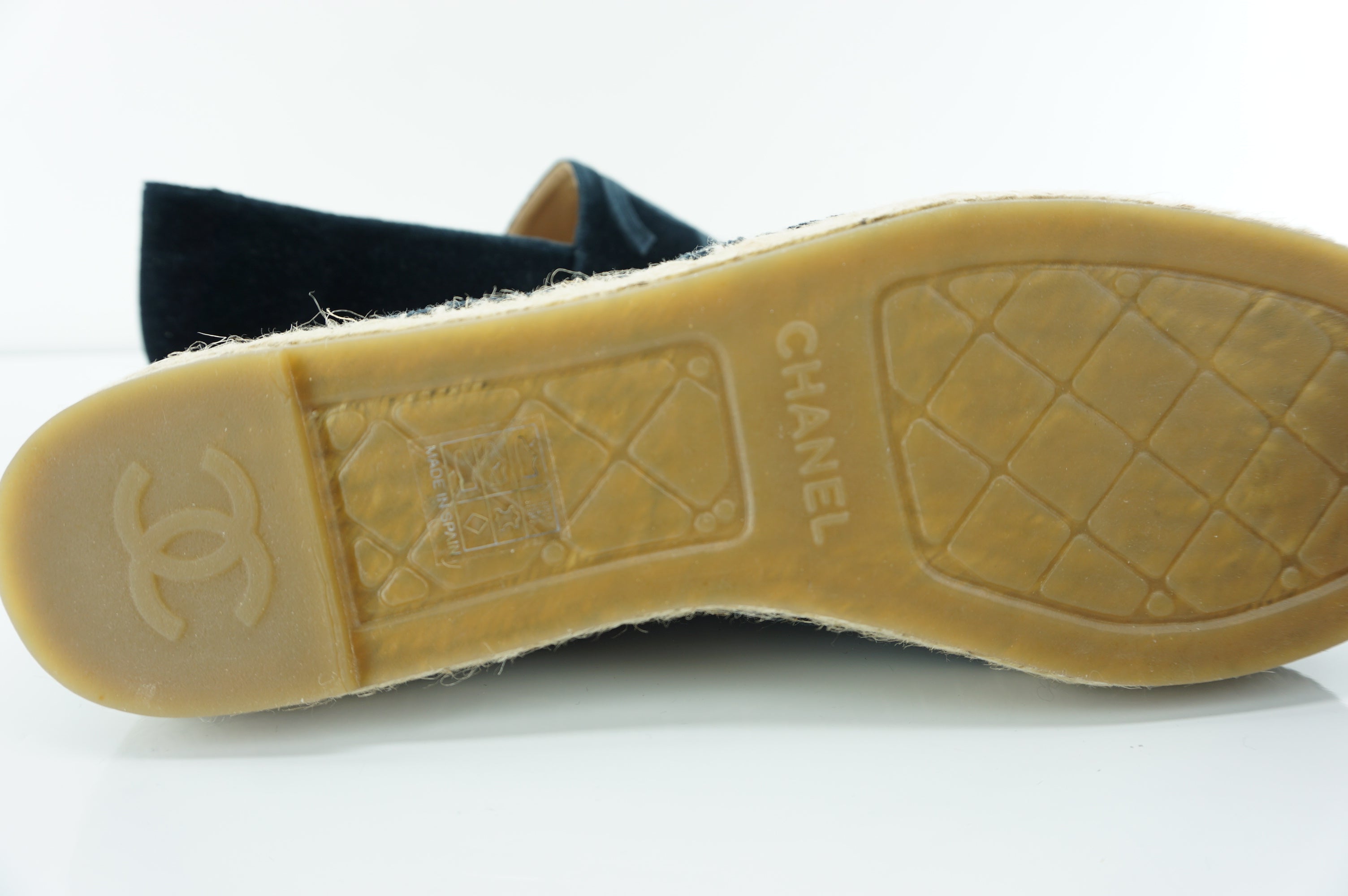 Chanel Cruise Cap Toe Blue CC Logo Velvet Espadrille Slip On Sneaker SZ 38 NIB