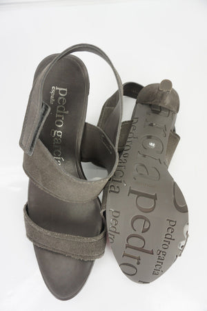 Pedro Garcia Leann Grey Suede Platform Strappy High Heel Sandals Size 39.5 New